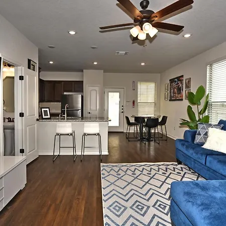 New 3 Bedroom Vacation Home Lackland/Sea World/La Cantera
